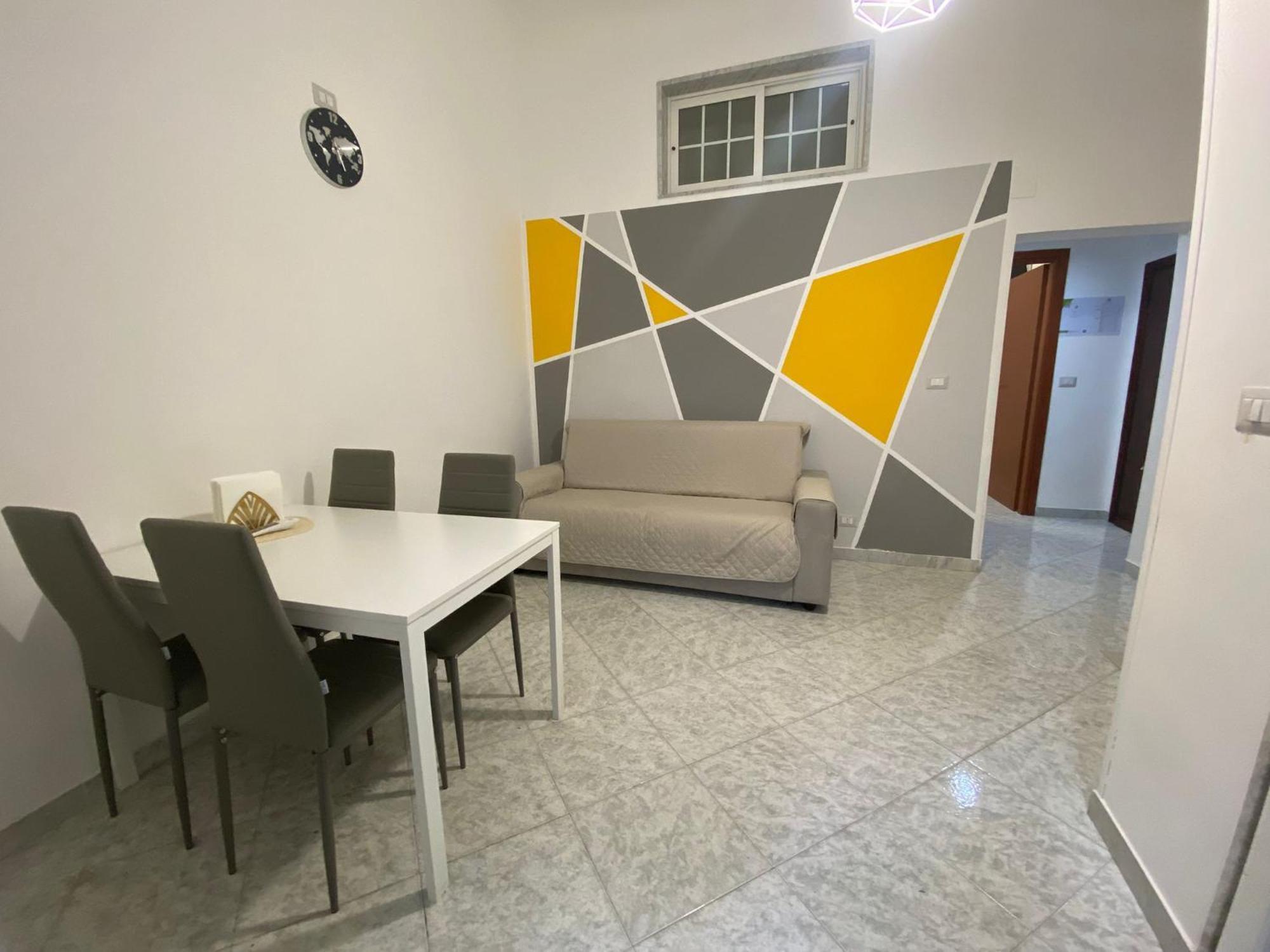 Newhouse Class Bari Esterno foto
